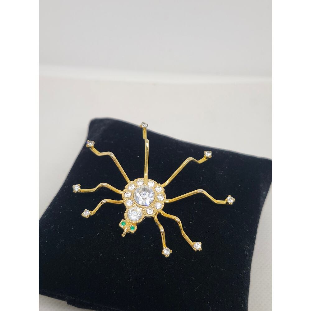 VINTAGE GOLD TONE AND WHITE RHINESTONES 3D SPIDER BROOCH PIN 80S HALLOWEEN